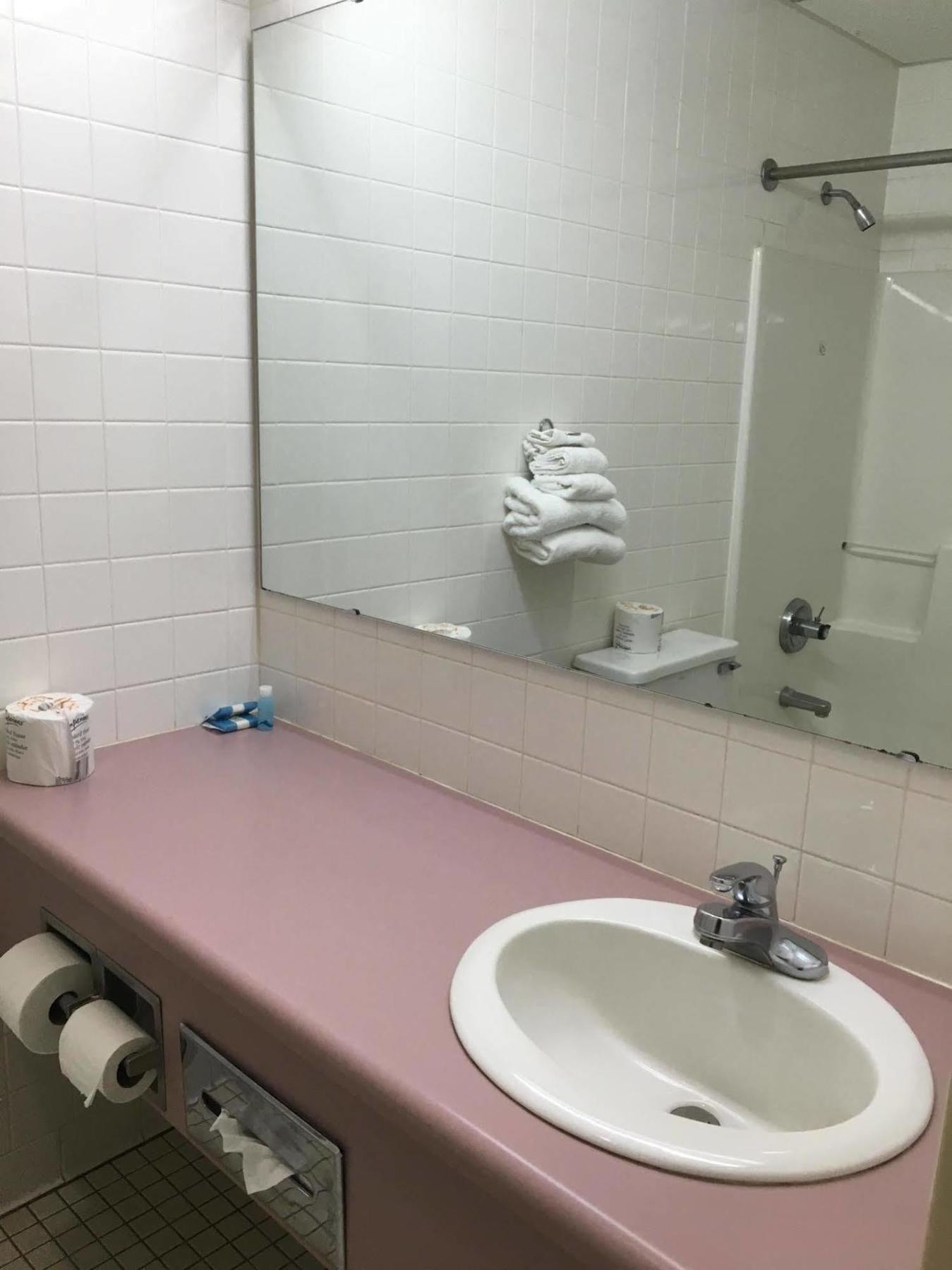 Cci Express Inn Central City Εξωτερικό φωτογραφία