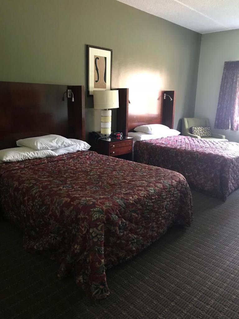 Cci Express Inn Central City Εξωτερικό φωτογραφία