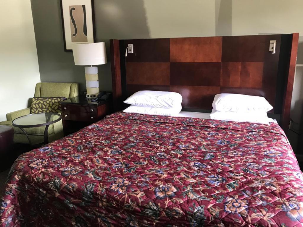 Cci Express Inn Central City Εξωτερικό φωτογραφία